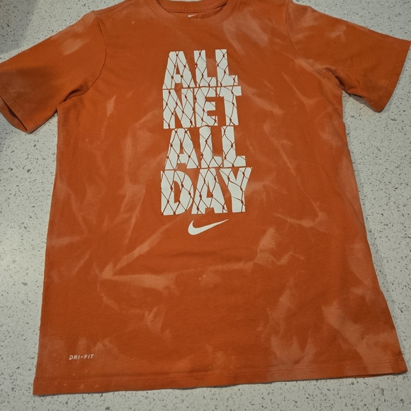 Nike Bold Orange Tee with White Graphic - Picture 4 of 6